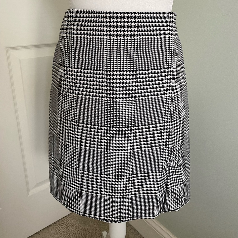 Classic houndstooth pattern Rachel Zoe lined zip skirt
